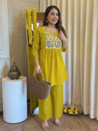 chikankari kurta for girls